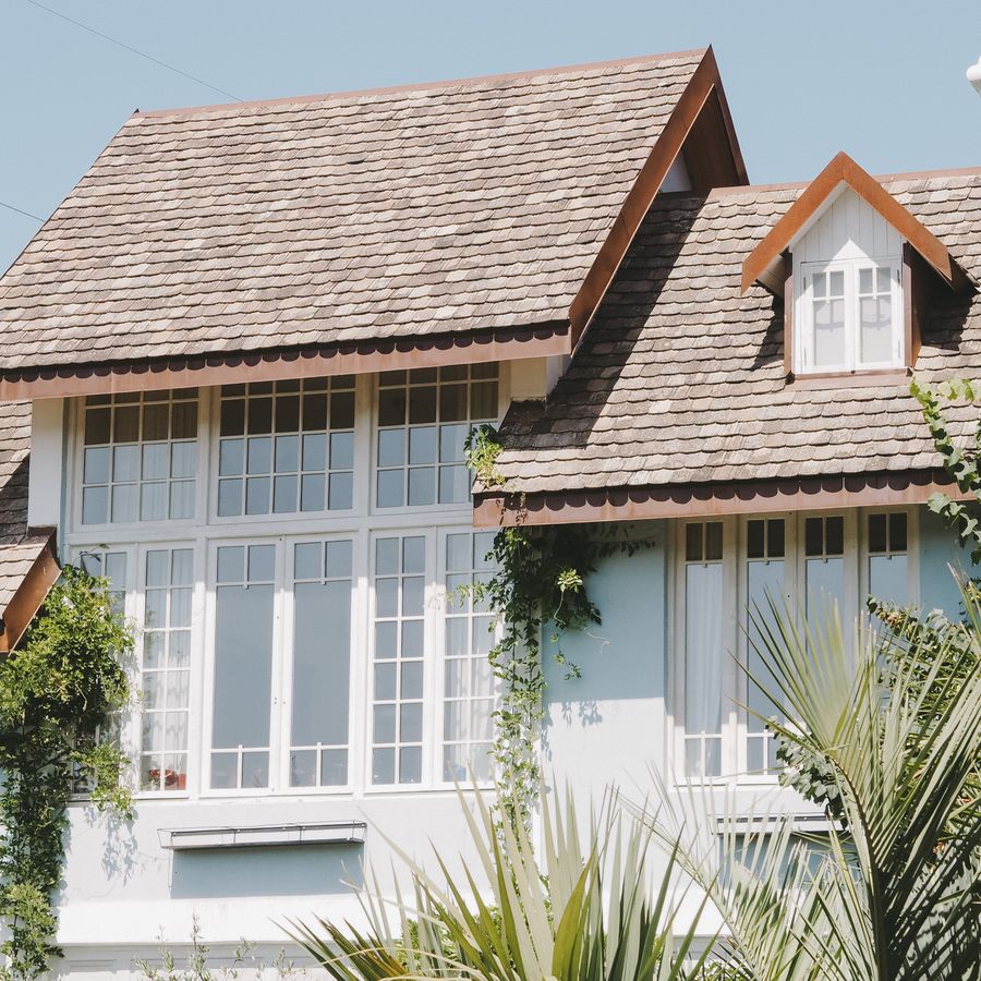 Maison avec toiture refaite — photo d'illustration (placeholder)
